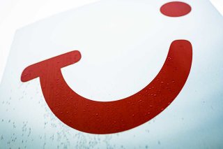 Entre janvier et mars, TUI a vu ses revenus bondir de 16% sur un an, atteignant un "record" de 3,6 milliards d'euros (3,5 milliards de francs) (archives). KEYSTONE/DPA/MORITZ FRANKENBERG